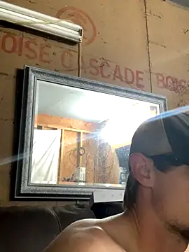 Snapshot of Midwestalpha chatting on 01.08.26 Midwestalpha online show from 01.08.26