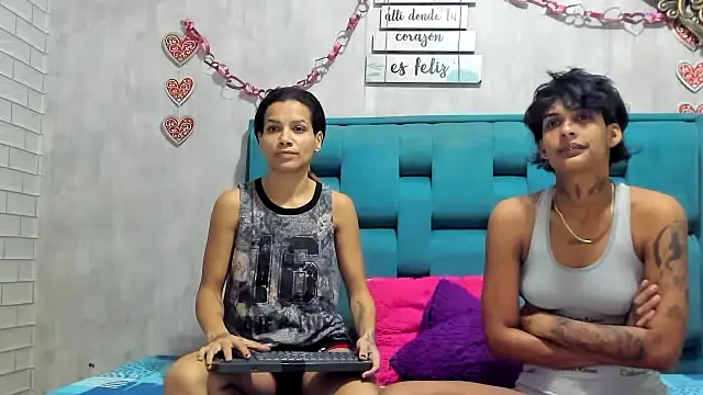 Snapshot of chicamir22 chatting on 10.17.25 chicamir22 online show from 10.17.25