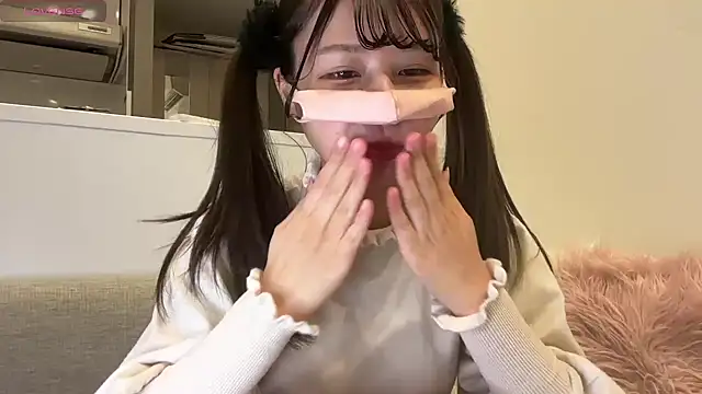 Snapshot of Ray-00 chatting on 01.18.25 Ray-00 online show from 01.18.25