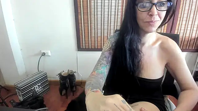 Snapshot of VenusX chatting on 01.17.26 VenusX online show from 01.17.26