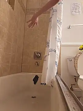 Snapshot of LiverandBrat77 chatting on 02.01.25 LiverandBrat77 online show from 02.01.25