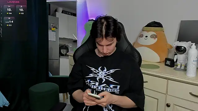 Vincent Strong online show from 04.11.26