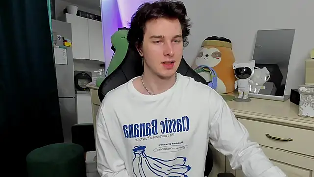 Vincent Strong online show from 04.19.26