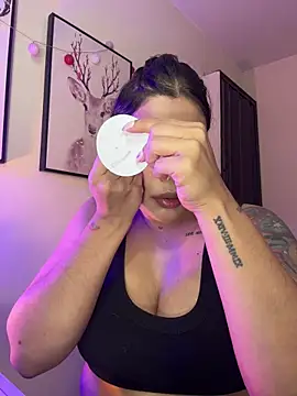 GigiiStone online show from 01.18.26