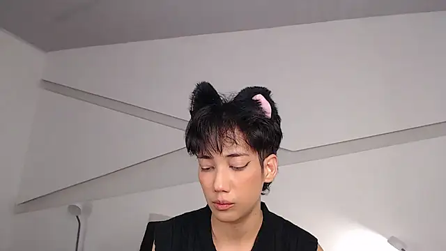 hot little bunny online show from 02.08.25