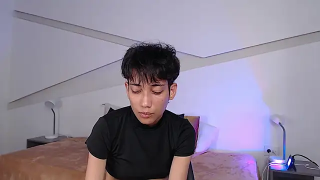 hot little bunny online show from 02.09.25