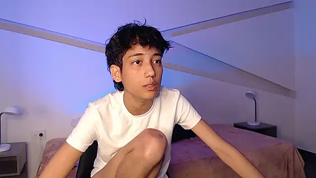 hot little bunny online show from 02.12.25