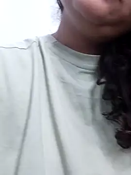 Snapshot of Doll_Nepali chatting on 12.18.24 Doll Nepali online show from 12.18.24