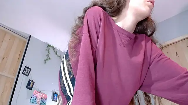 Snapshot of VickyJackson_ chatting on 09.19.25 VickyJackson  online show from 09.19.25