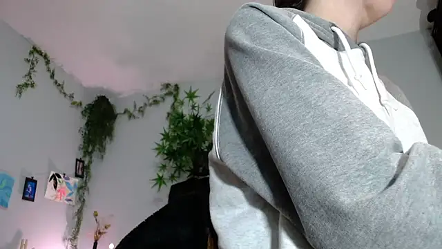 Snapshot of VickyJackson_ chatting on 10.21.25 VickyJackson  online show from 10.21.25