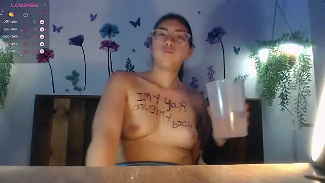 DaMikaela  online show from 01.30.25