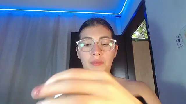 DaMikaela  online show from 02.06.25