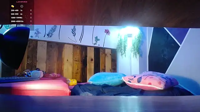 DaMikaela  online show from 11.24.25