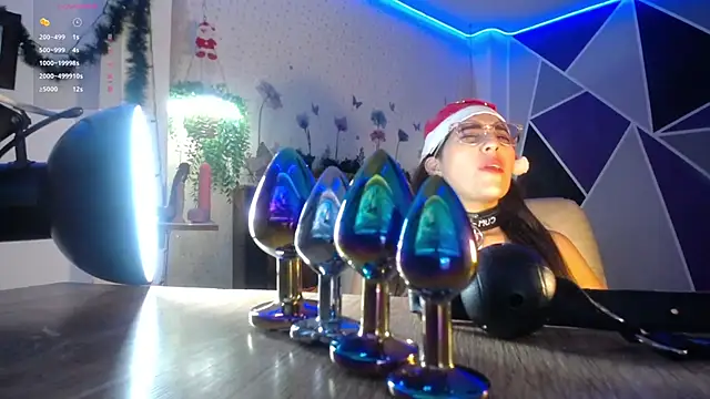 DaMikaela  online show from 12.16.25