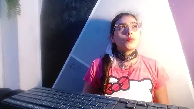 DaMikaela  online show from 02.20.26