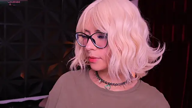 Misselektra   online show from 03.19.25