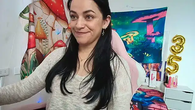 LovelyAzucena online show from 05.26.26