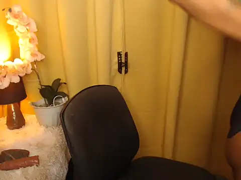 Victoria Saint online show from 02.20.25