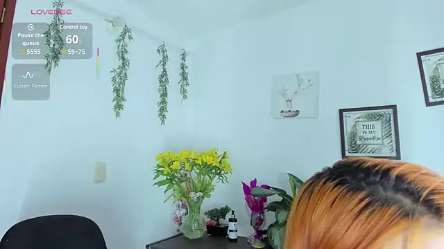 Victoria Caruso online show from 03.11.25