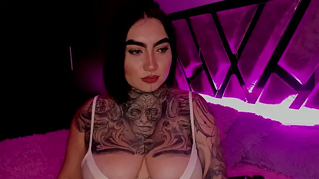 CloeeBeckam online show from 02.20.25