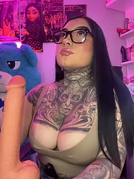 CloeeBeckam online show from 04.18.26