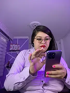 Snapshot of MiiaaJoness chatting on 01.31.25 MiiaaJoness online show from 01.31.25