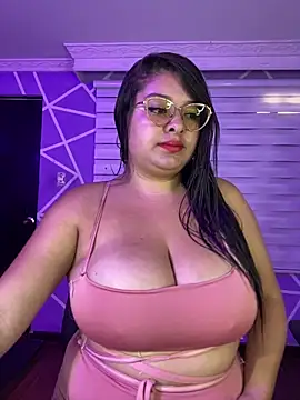 MiiaaJoness online show from 10.28.25