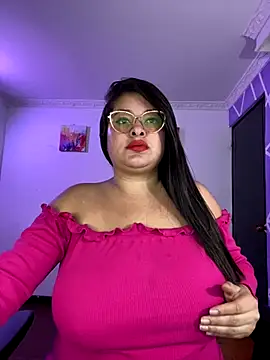 MiiaaJoness online show from 12.16.25