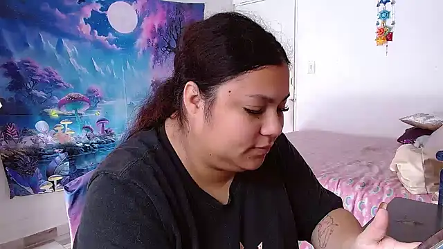 girl milk2 online show from 12.23.24