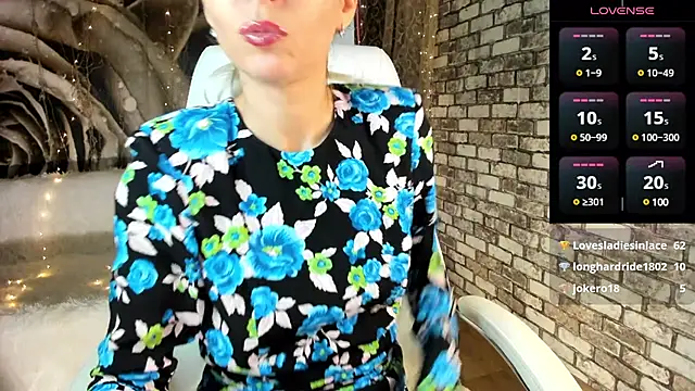Snapshot of Eva_Melow chatting on 12.21.24 Eva Melow online show from 12.21.24