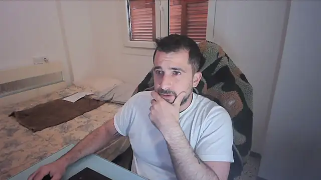 Snapshot of alex877x chatting on 04.28.26 alex877x online show from 04.28.26