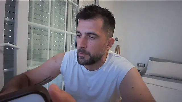 Snapshot of alex877x chatting on 07.08.26 alex877x online show from 07.08.26