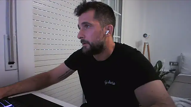 Snapshot of alex877x chatting on 07.16.26 alex877x online show from 07.16.26