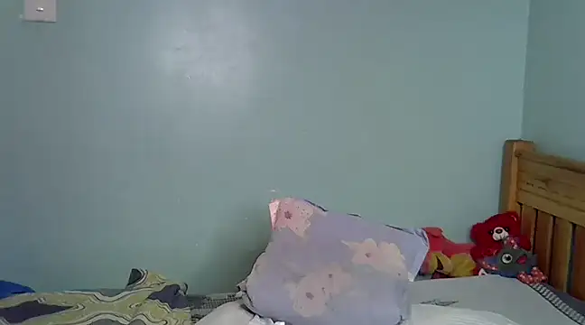 Snapshot of Enkarxx chatting on 02.28.25 Enkarxx online show from 02.28.25