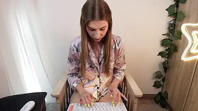 Snapshot of Miss_Christine_Cardo chatting on 05.26.26 Miss Christine Cardo online show from 05.26.26