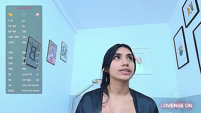 Snapshot of littlee_emilyy_ chatting on 12.05.24 littlee emilyy online show from 12.05.24