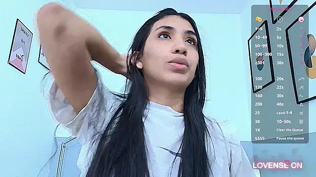 Snapshot of littlee_emilyy_ chatting on 12.23.24 littlee emilyy online show from 12.23.24