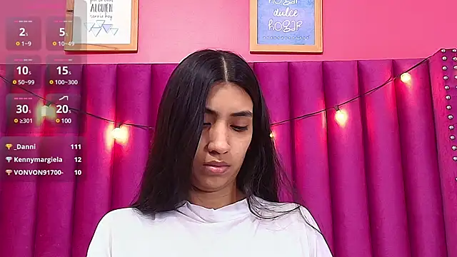 Snapshot of littlee_emilyy_ chatting on 02.06.25 littlee emilyy online show from 02.06.25