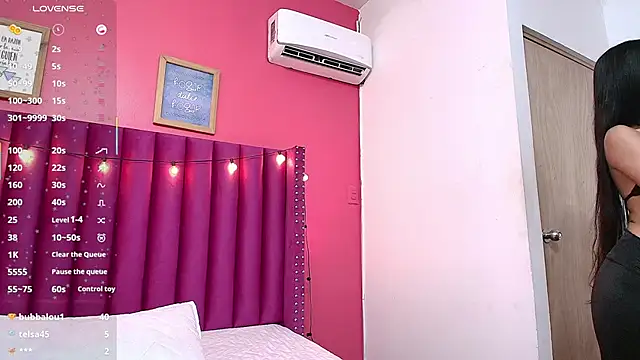 Snapshot of littlee_emilyy_ chatting on 02.12.25 littlee emilyy online show from 02.12.25