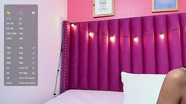 Snapshot of littlee_emilyy_ chatting on 02.21.25 littlee emilyy online show from 02.21.25