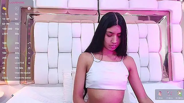 Snapshot of littlee_emilyy_ chatting on 02.27.25 littlee emilyy online show from 02.27.25