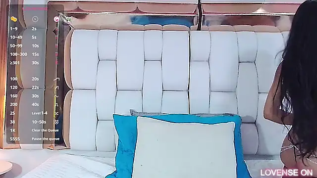 Snapshot of littlee_emilyy_ chatting on 03.19.25 littlee emilyy online show from 03.19.25