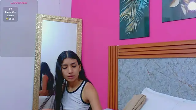 littlee emilyy  online show from 04.15.26