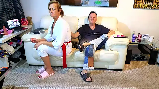 Snapshot of gigianddave chatting on 12.18.24 gigianddave online show from 12.18.24