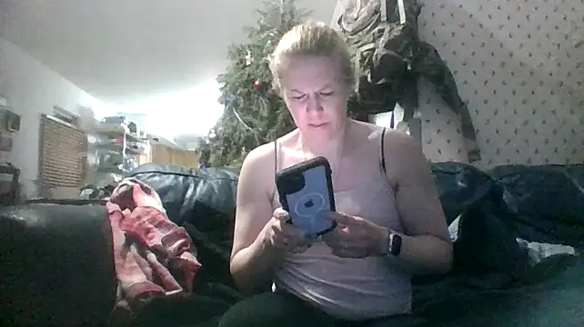 Snapshot of lisamatty4601 chatting on 01.05.25 lisamatty4601 online show from 01.05.25