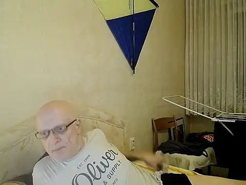 Snapshot of HornyRalfi55 chatting on 01.19.25 HornyRalfi55 online show from 01.19.25