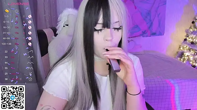 SelenaCute online show from 12.14.25