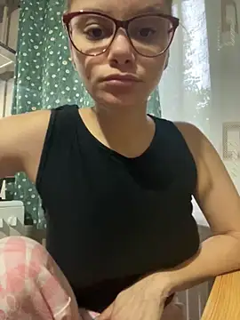 Snapshot of Tasty_Shape chatting on 10.13.25 Tasty Shape online show from 10.13.25