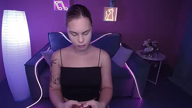 Snapshot of RikaRaily chatting on 12.14.24 RikaRaily online show from 12.14.24