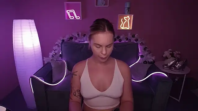 Snapshot of RikaRaily chatting on 12.20.24 RikaRaily online show from 12.20.24